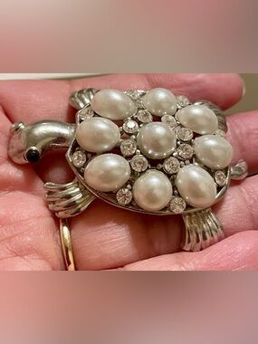 Pearl & Crystal Turtle Brooch - Silver Tone